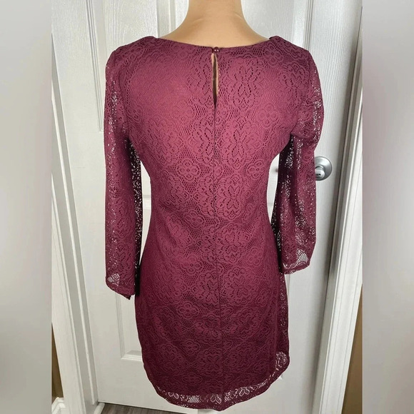 A. BYER - WOMEN'S MAROON WINE PURPLE LACE DRESS - FLARED SLEEVES - SIZE M - Picture 8 of 8